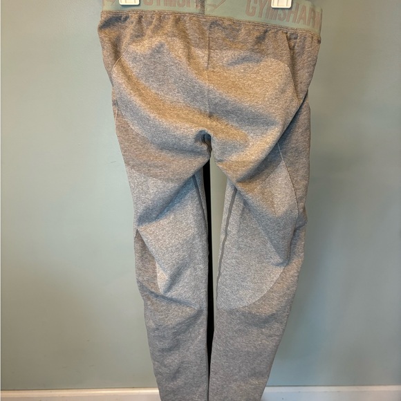 Gymshark Flex Gray Logo Athletic Leggings - Picture 3 of 3